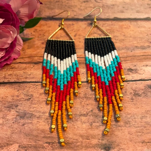 Western beaded earring - Picture 4 of 5